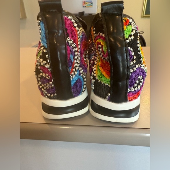 Ladies multicolored lightweight slip on shoe excellent condition, euro 40 US 9.5 - Picture 6 of 14